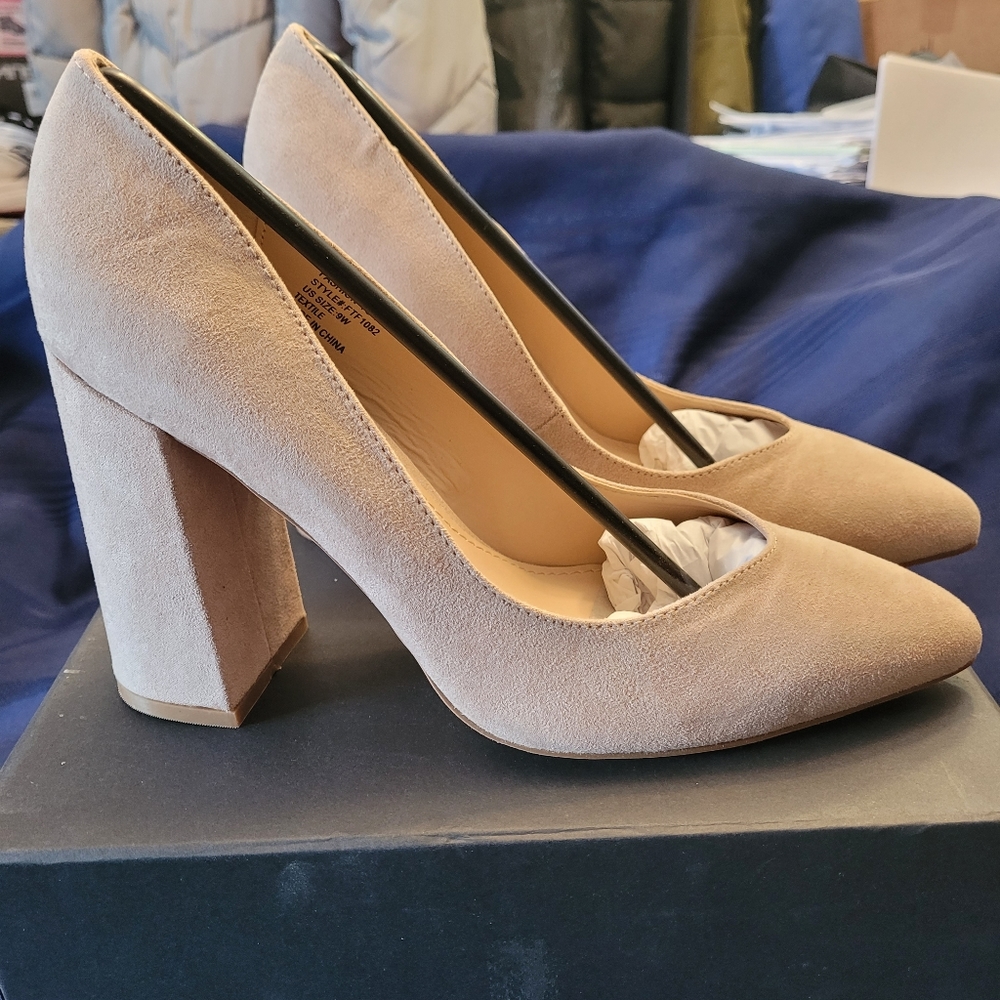 Ladies heel shoes